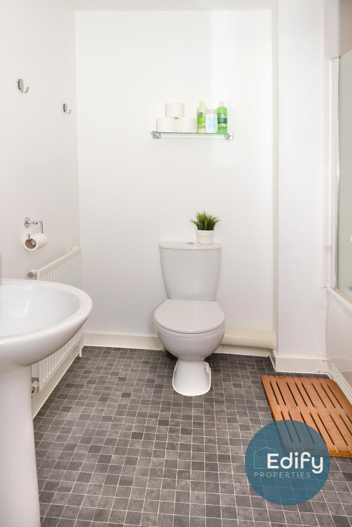 City Centre Townhouse, Sleeps 8, Free Parking سوثامبتون المظهر الخارجي الصورة