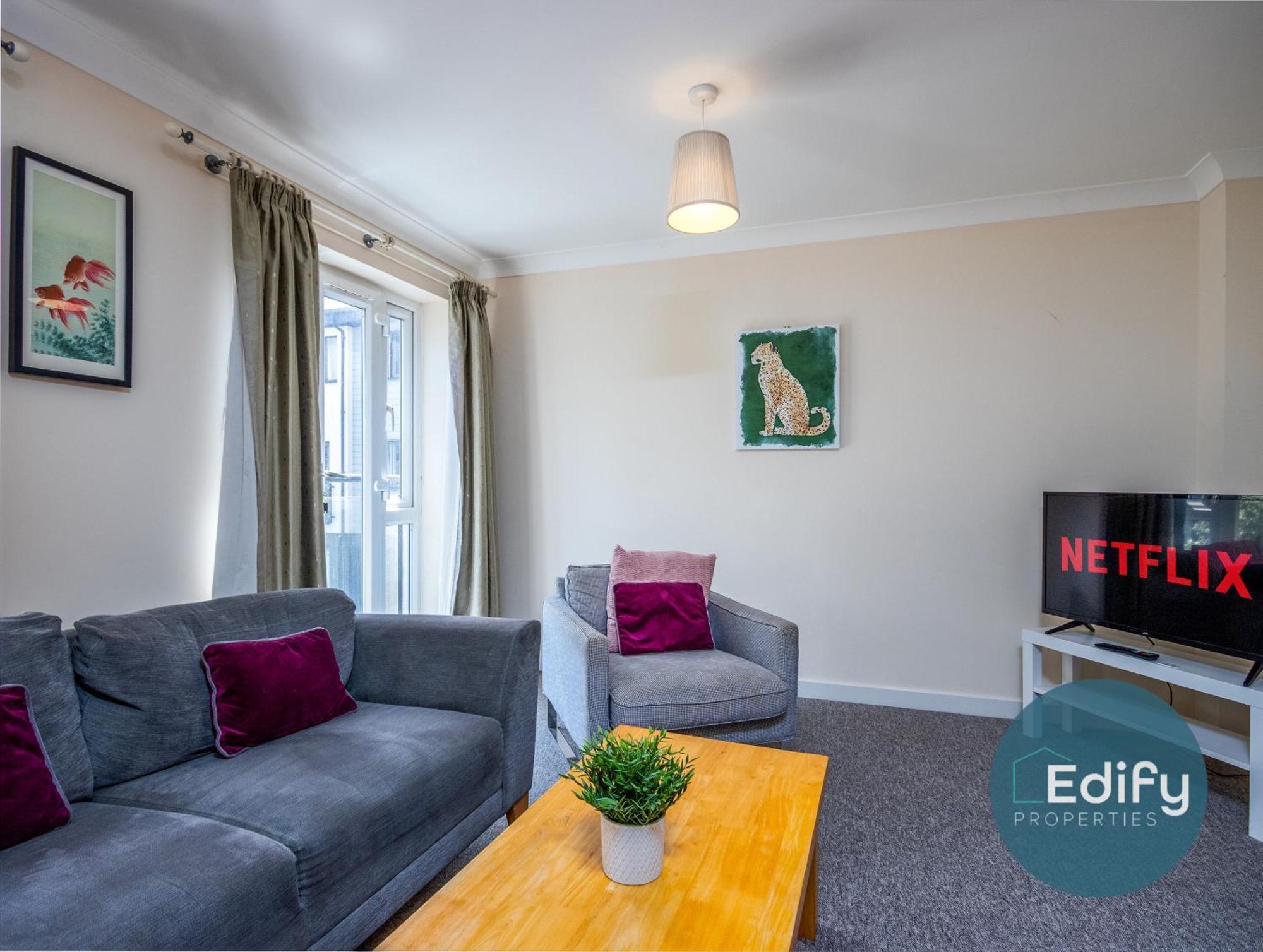 City Centre Townhouse, Sleeps 8, Free Parking سوثامبتون المظهر الخارجي الصورة