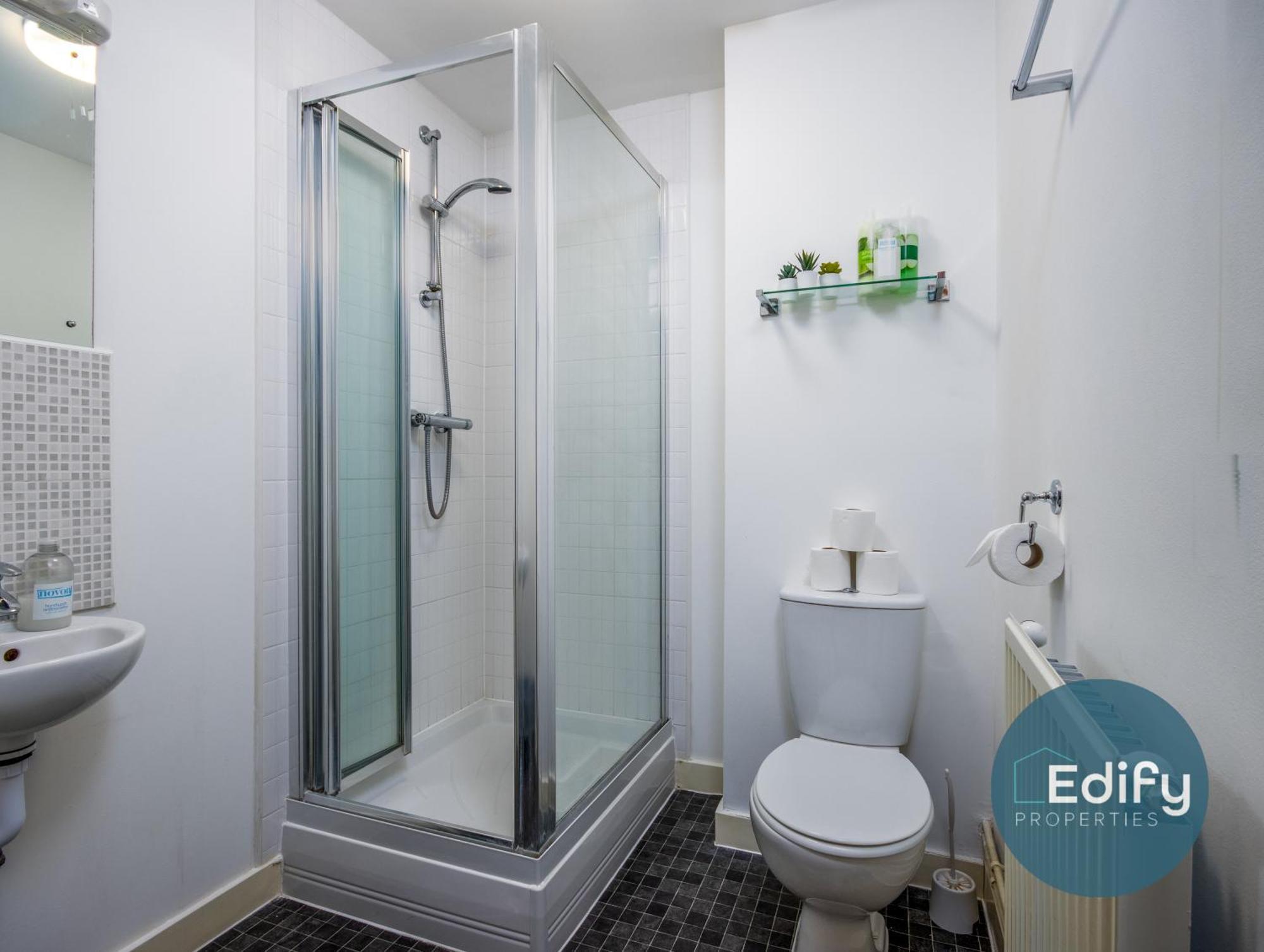 City Centre Townhouse, Sleeps 8, Free Parking سوثامبتون المظهر الخارجي الصورة