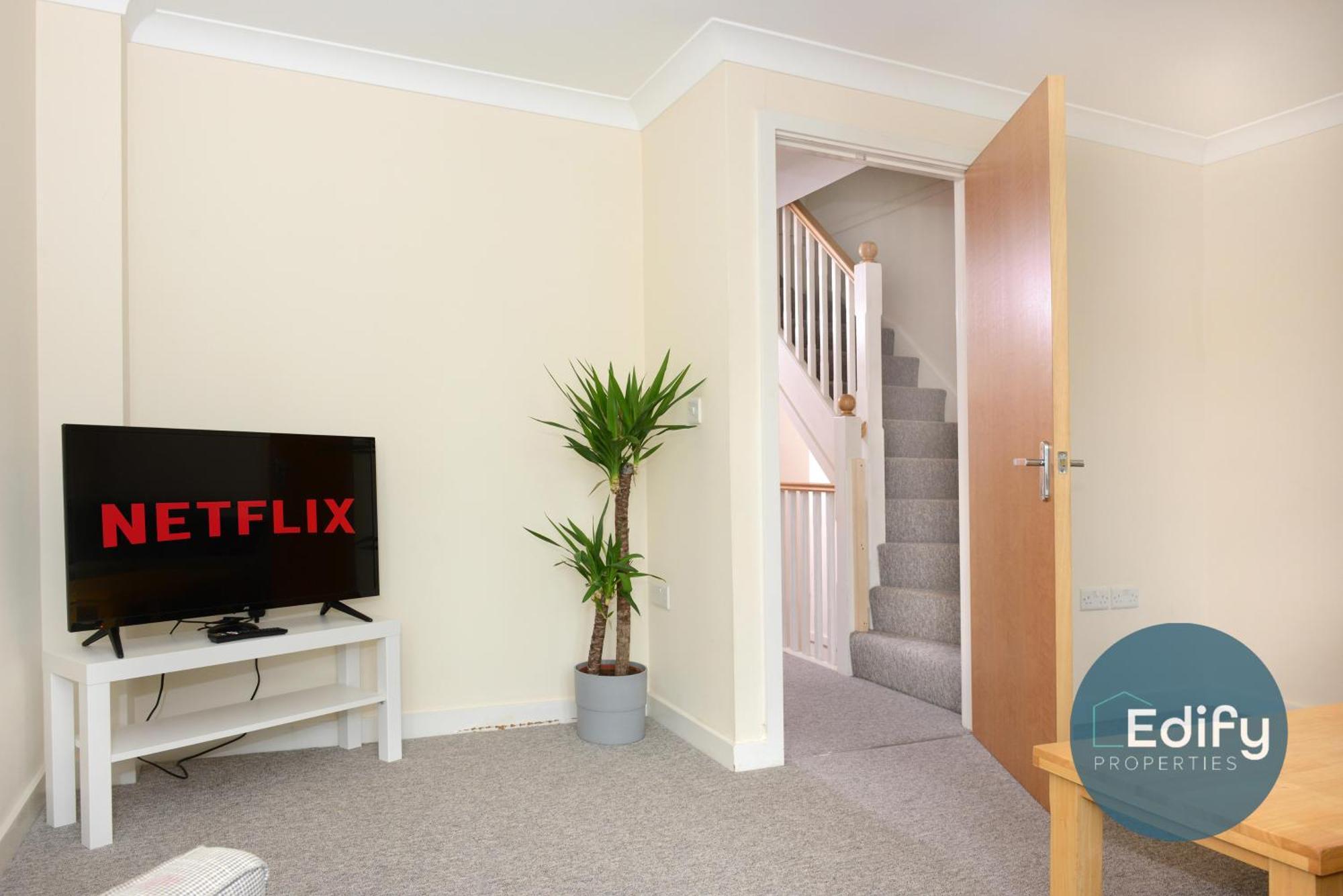 City Centre Townhouse, Sleeps 8, Free Parking سوثامبتون المظهر الخارجي الصورة