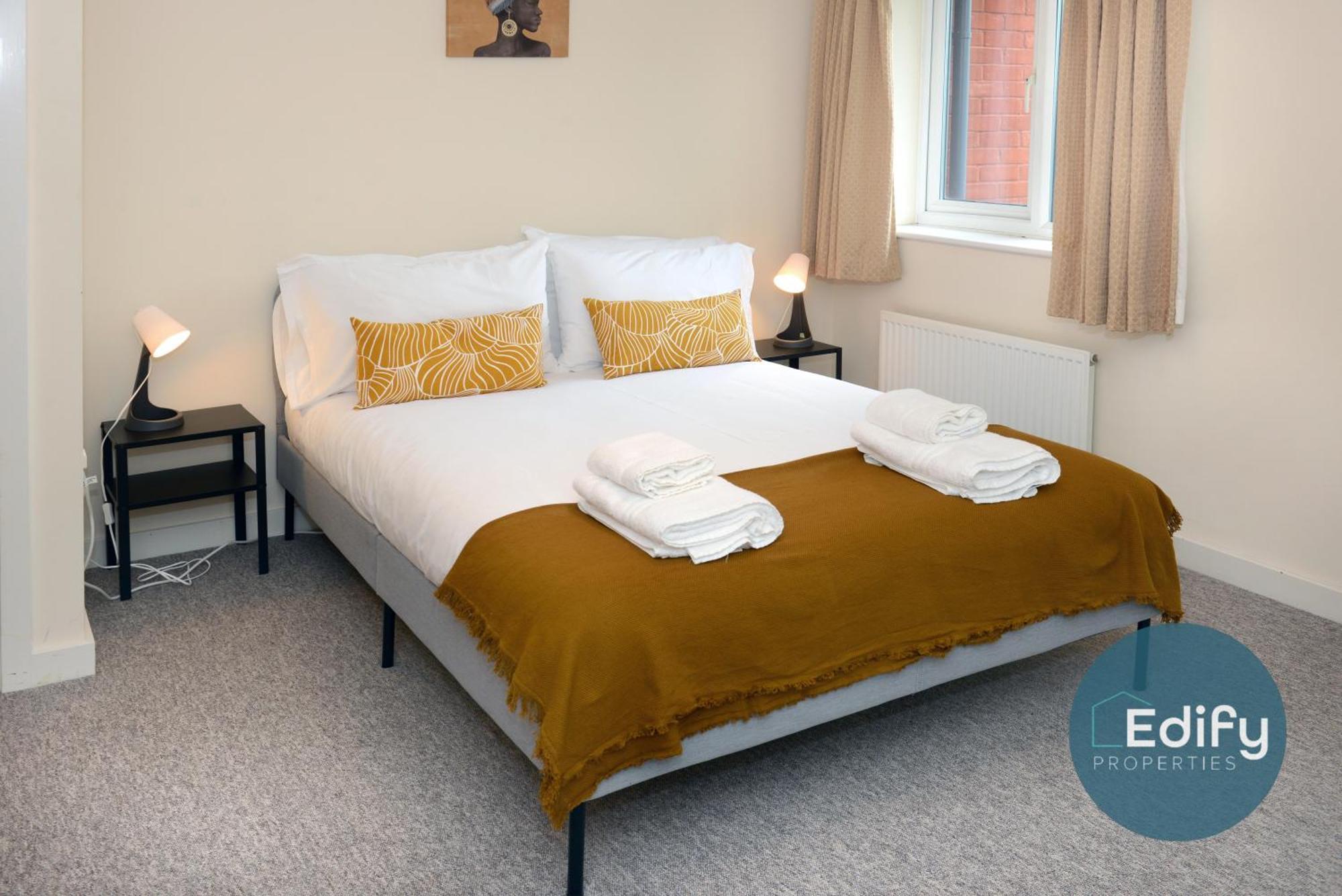 City Centre Townhouse, Sleeps 8, Free Parking سوثامبتون المظهر الخارجي الصورة